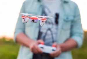 Débutant pilotant un des meilleurs drones de moins de 250 grammes